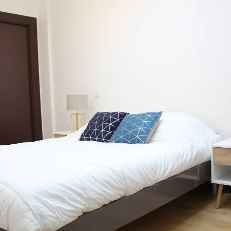 Apartment Rochefort, 2 Pieces, 4 Personnes - Fr-1-246b-42 *